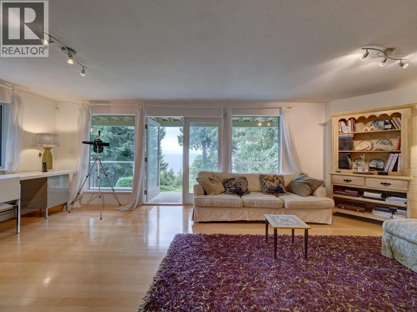 4947 SUNSHINE COAST HIGHWAY