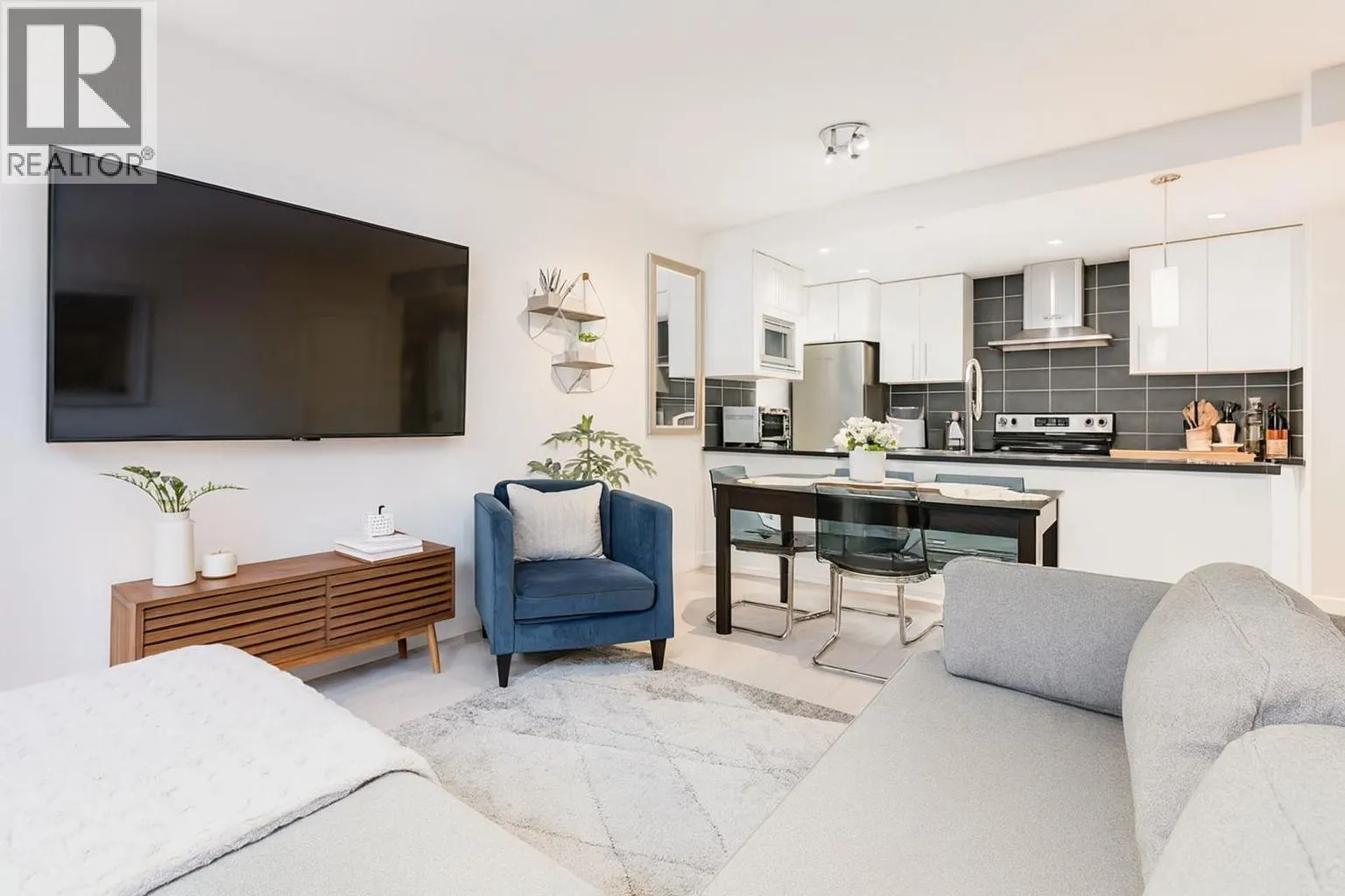226 188 KEEFER PLACE