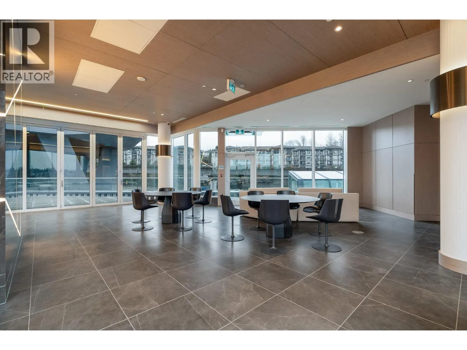 1506 4730 LOUGHEED HIGHWAY