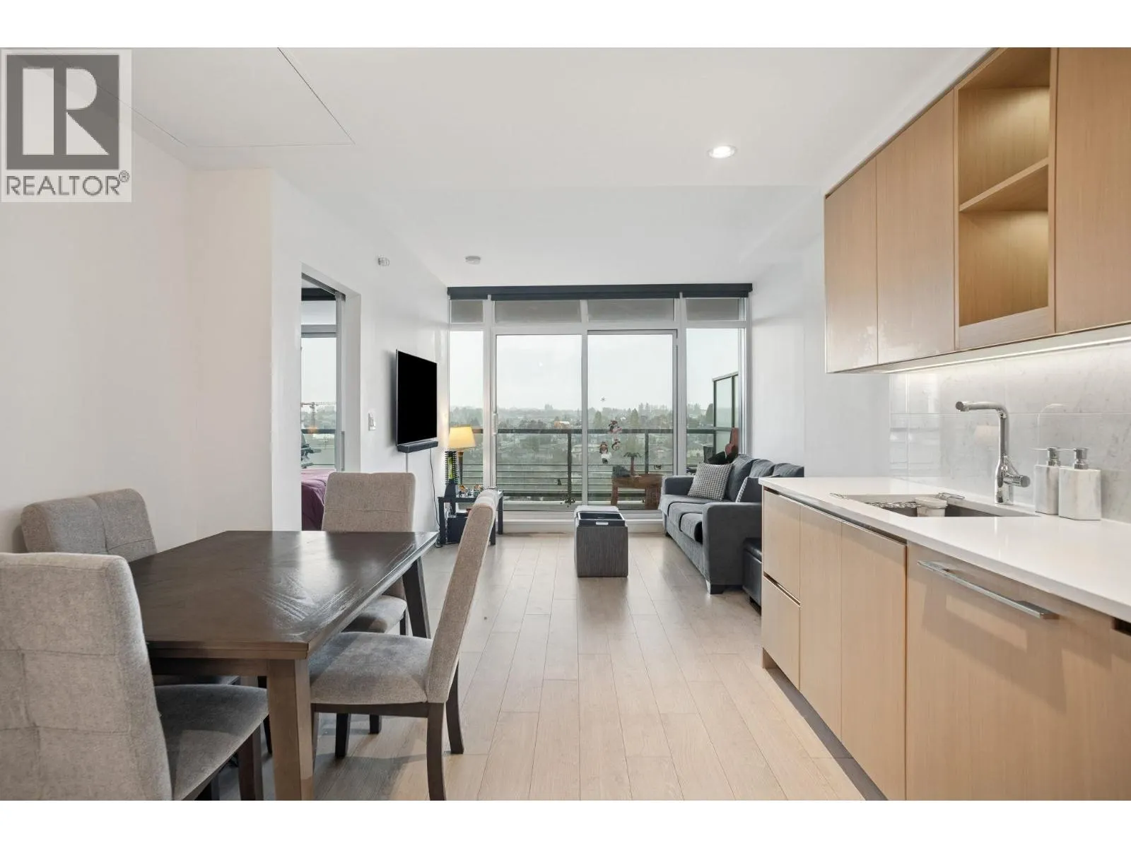 1506 4730 LOUGHEED HIGHWAY