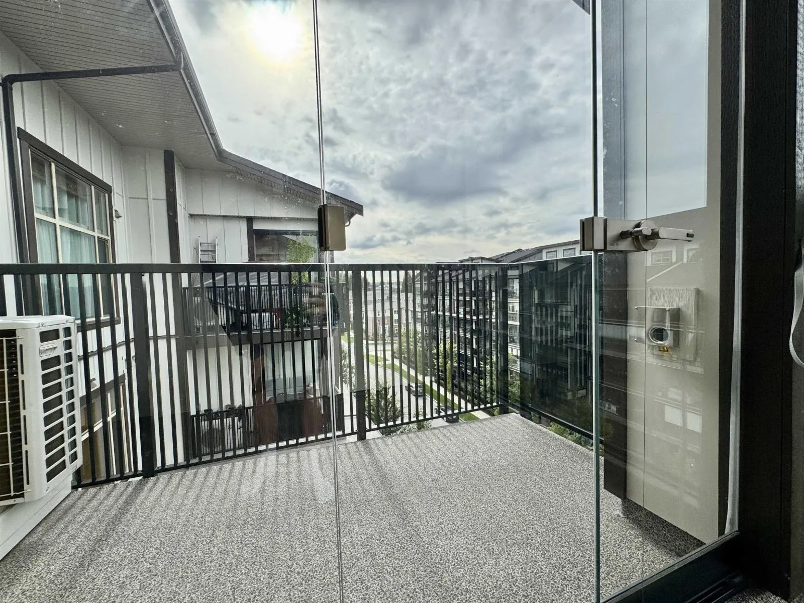 612 8538 203A STREET