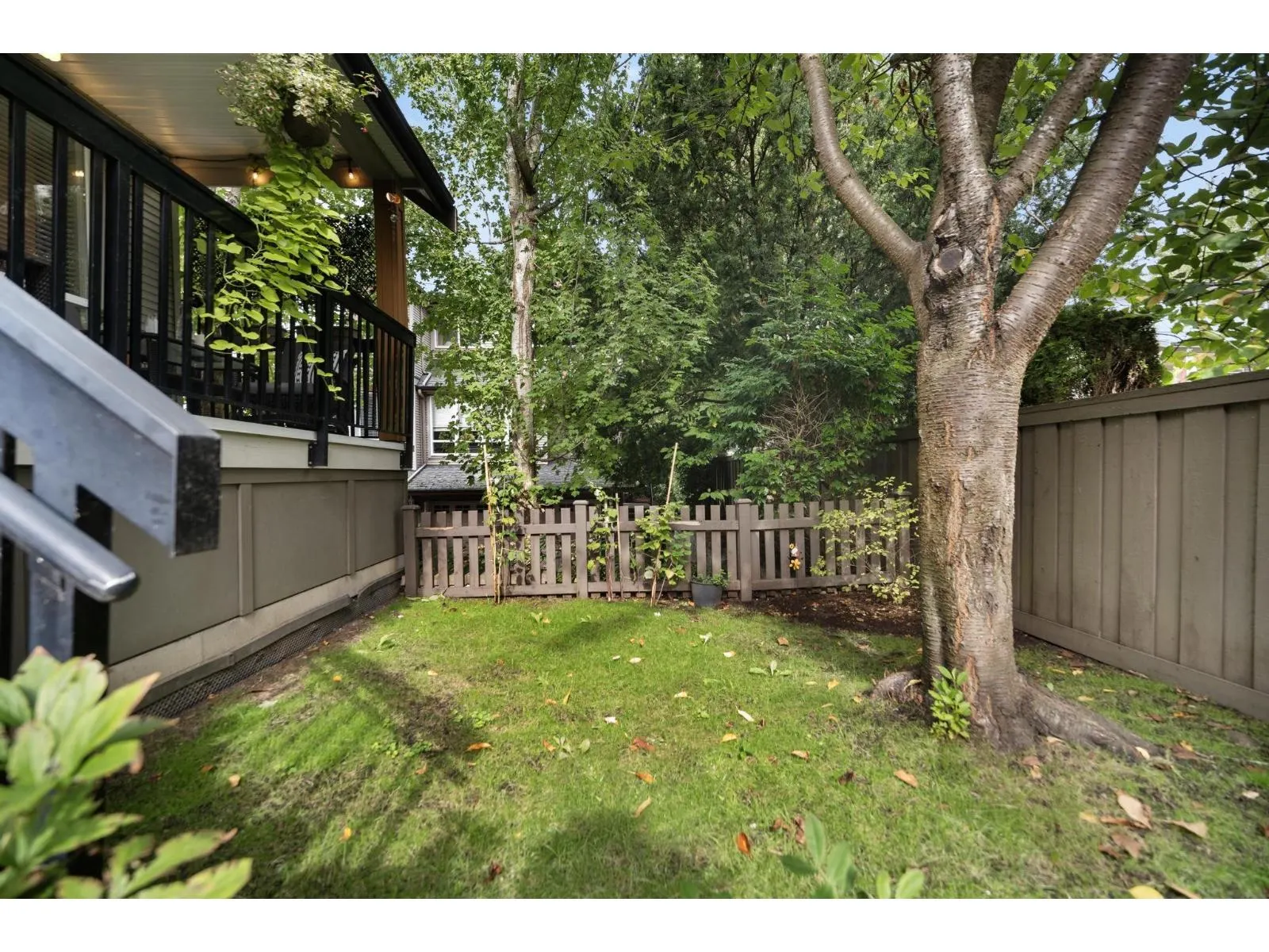 9 16789 60 AVENUE