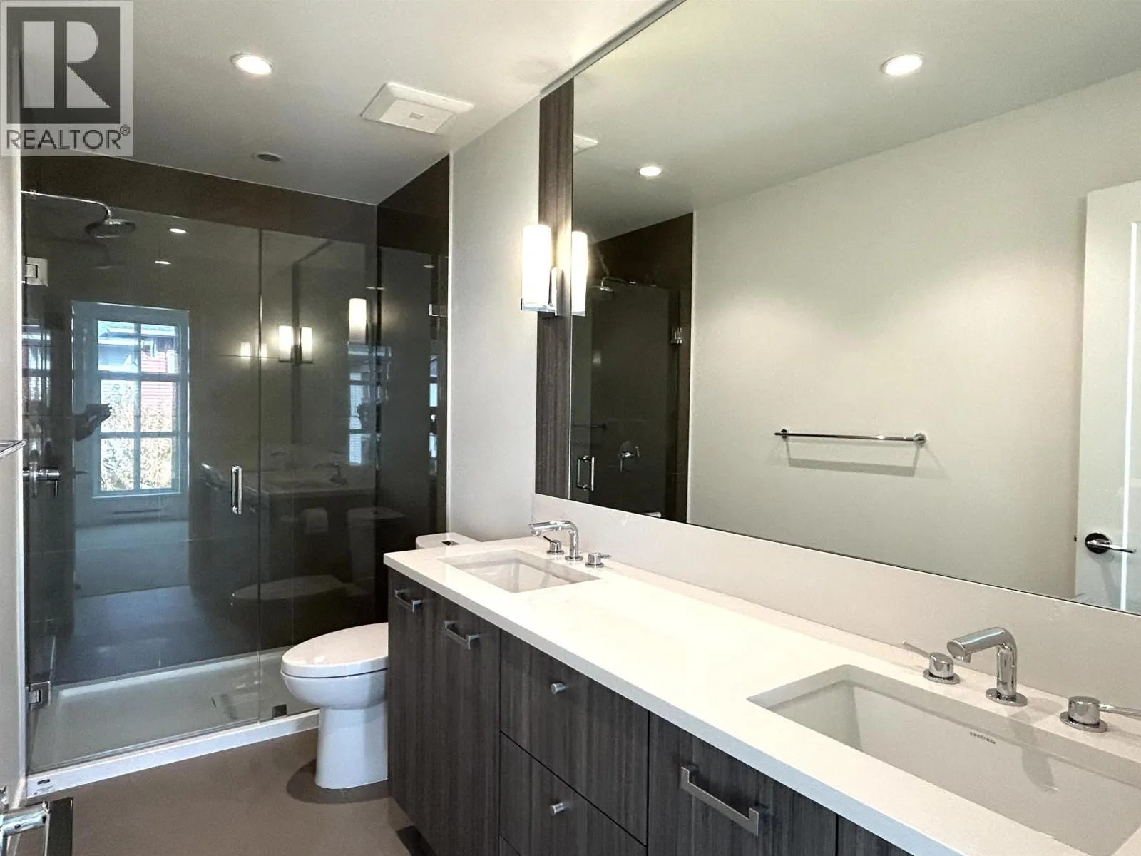 128 24076 112 AVENUE