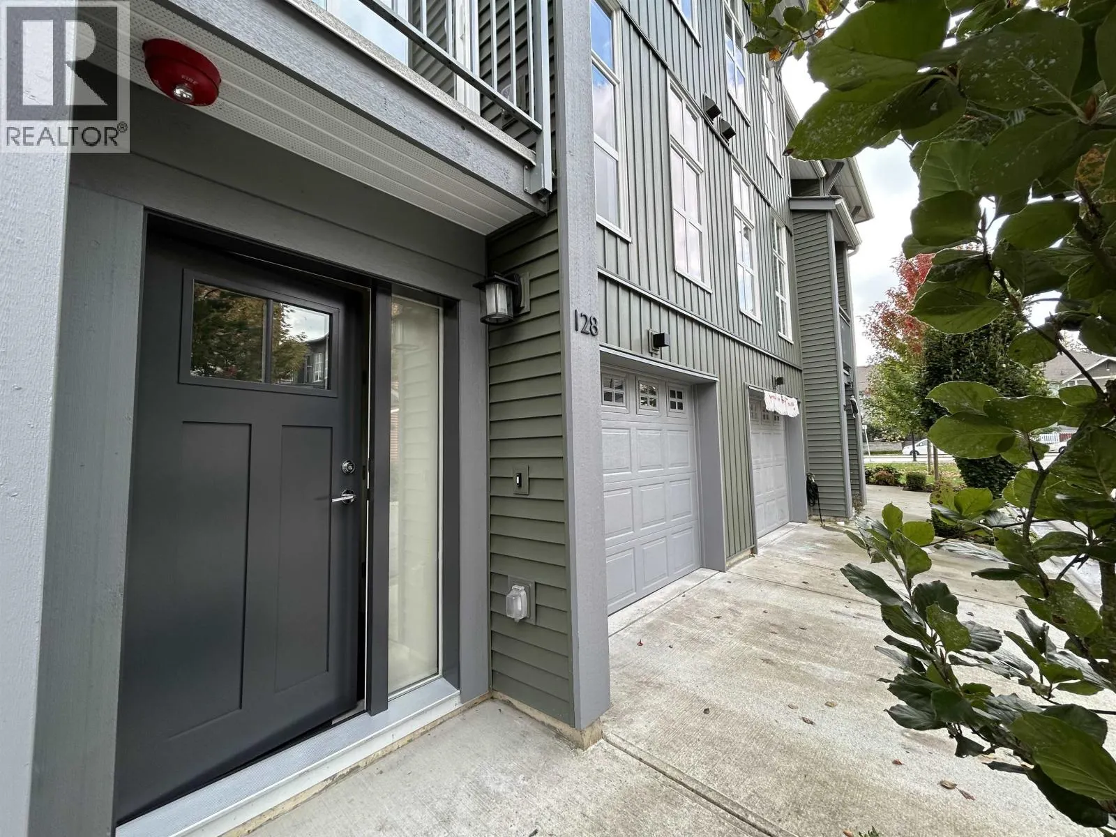 128 24076 112 AVENUE