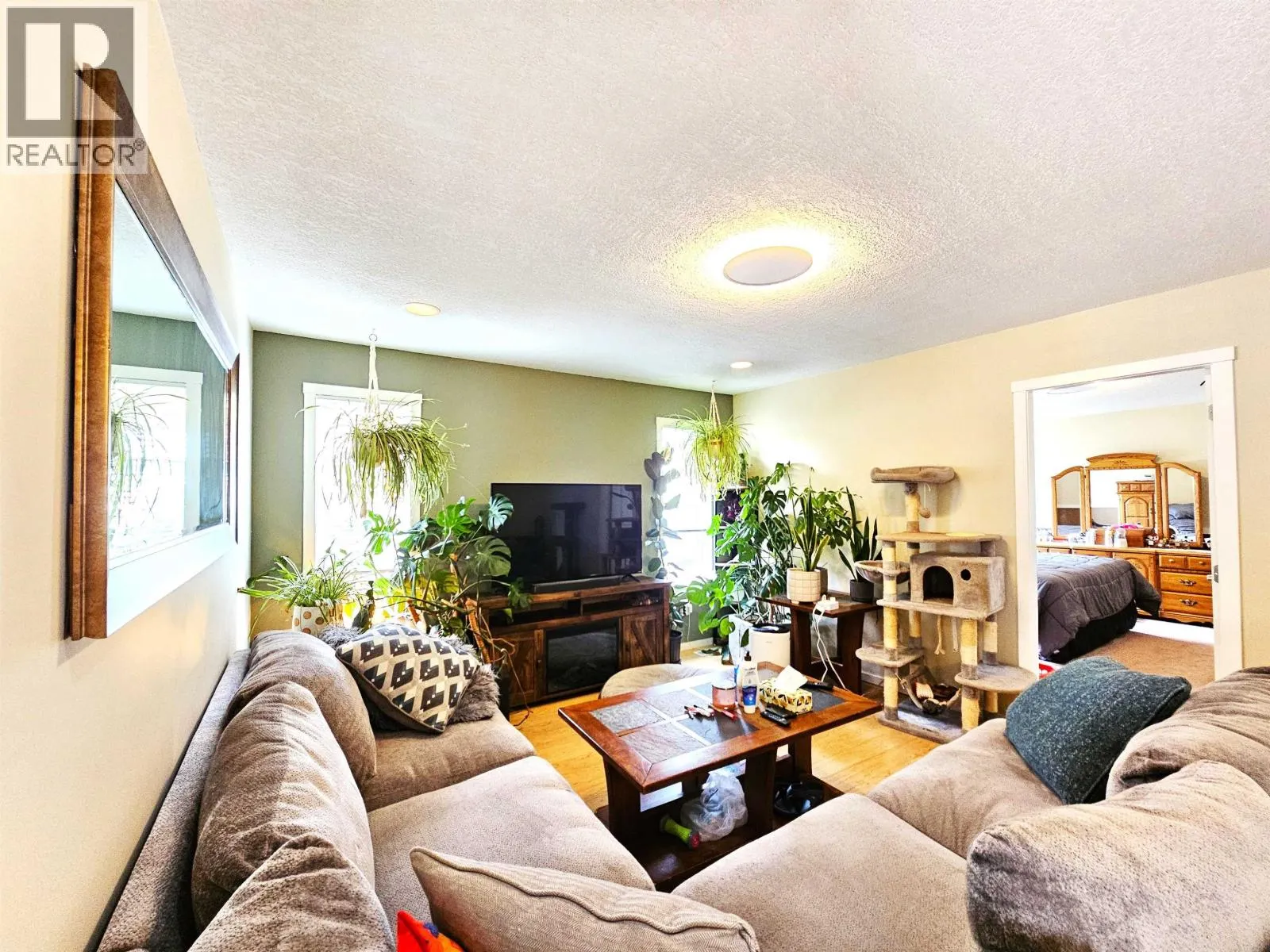 7143 KENNEDY CRESCENT