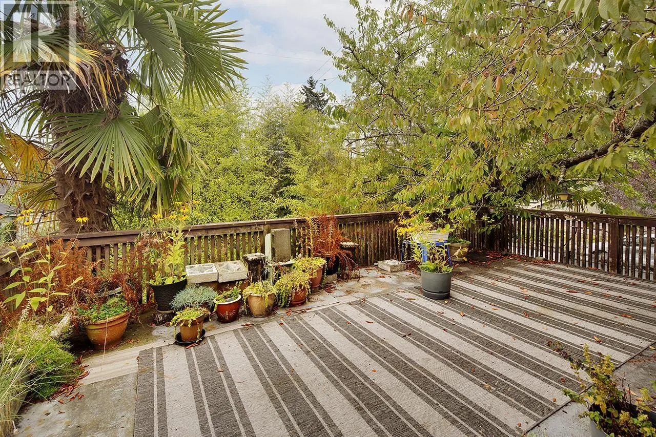 96 W 40TH AVENUE