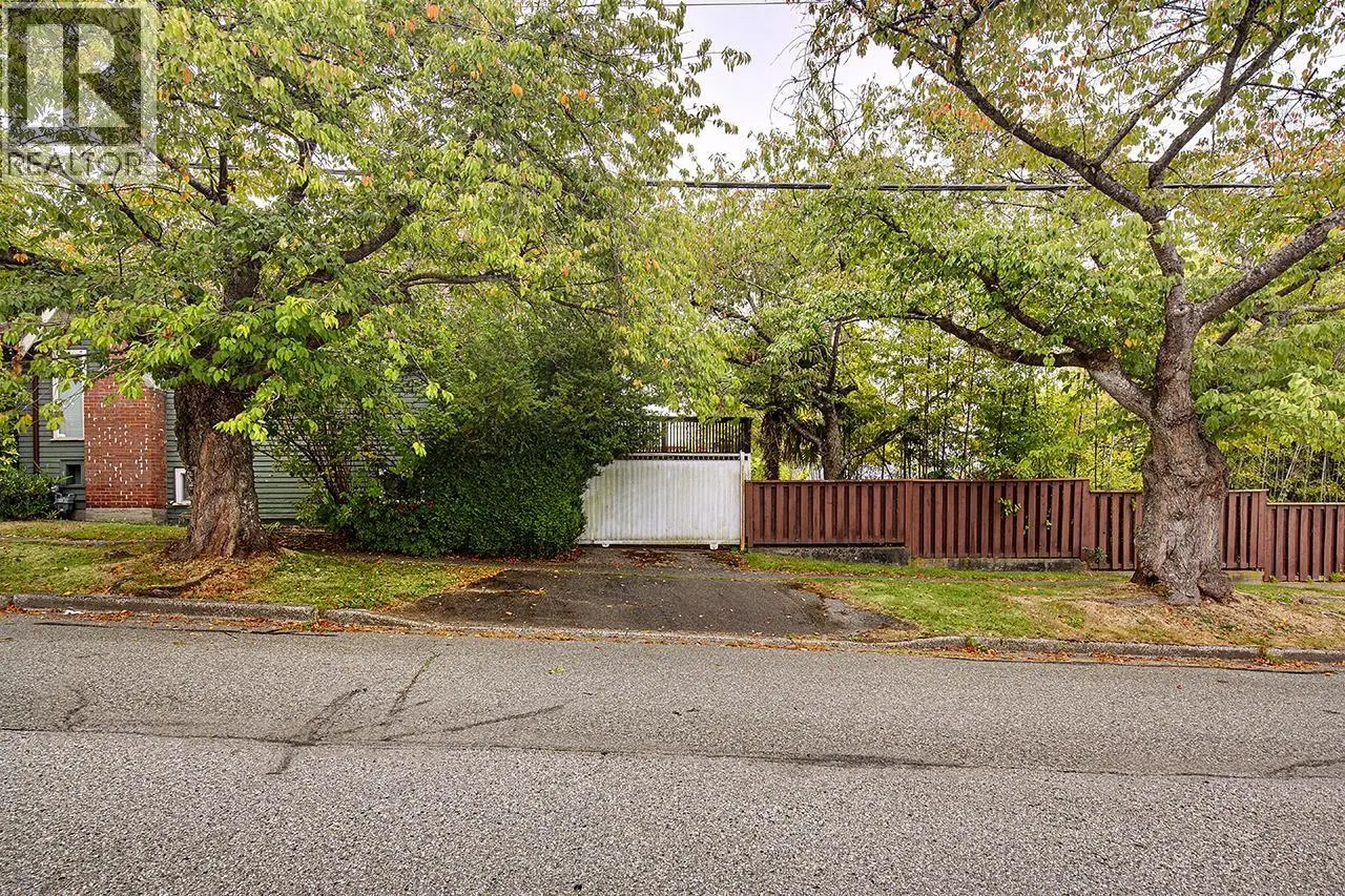 96 W 40TH AVENUE
