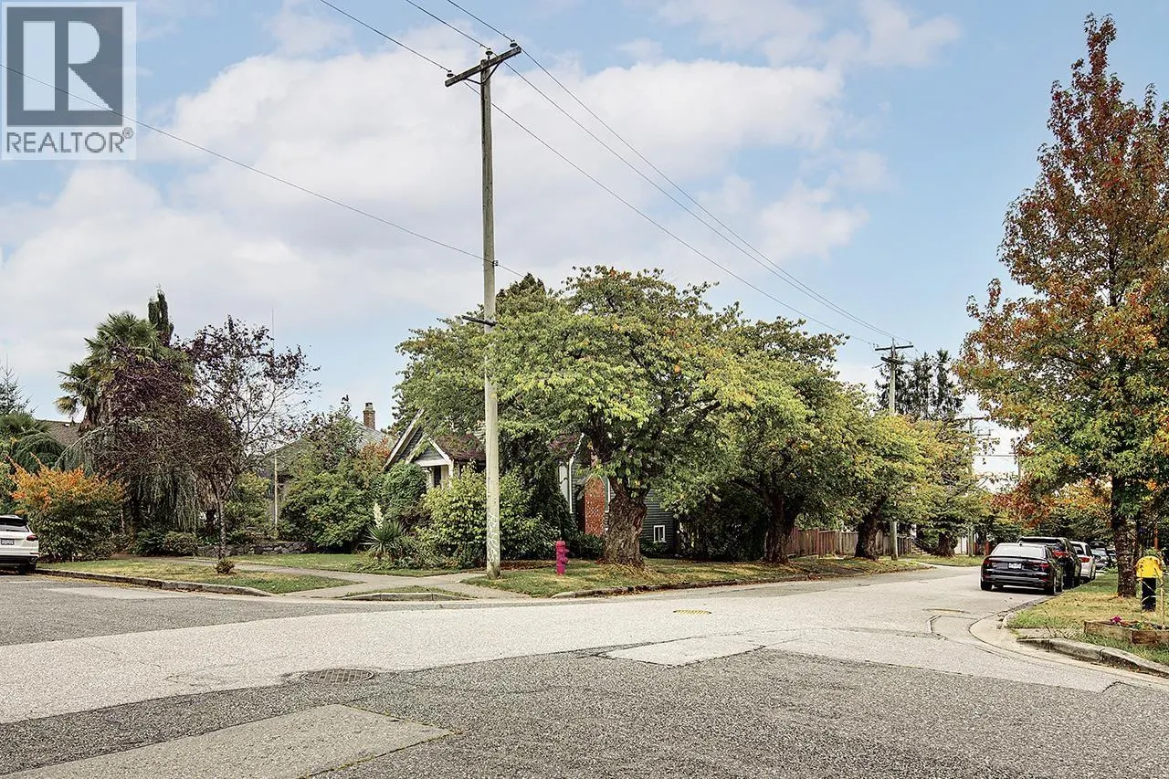 96 W 40TH AVENUE