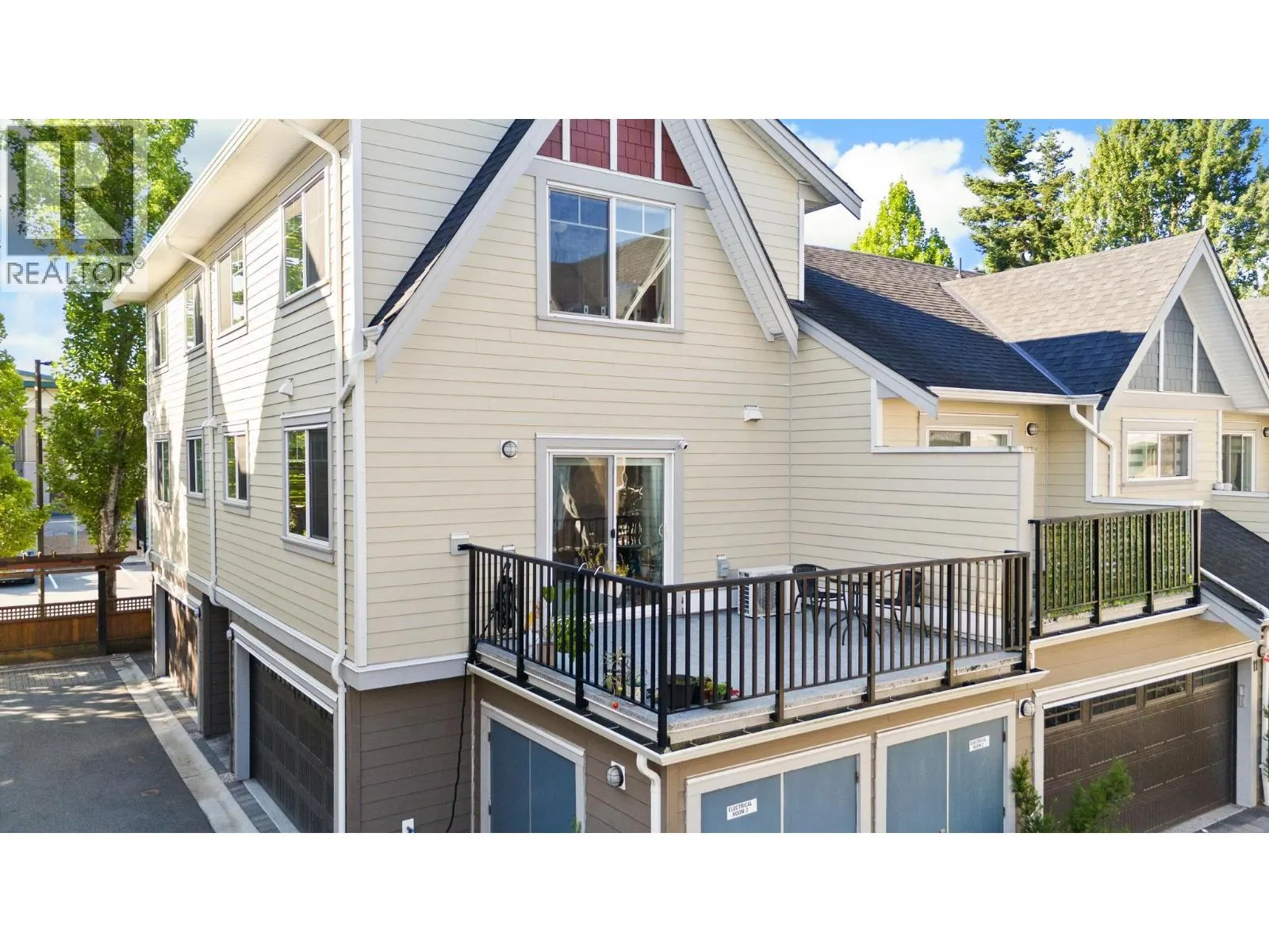 12 9728 ALBERTA ROAD