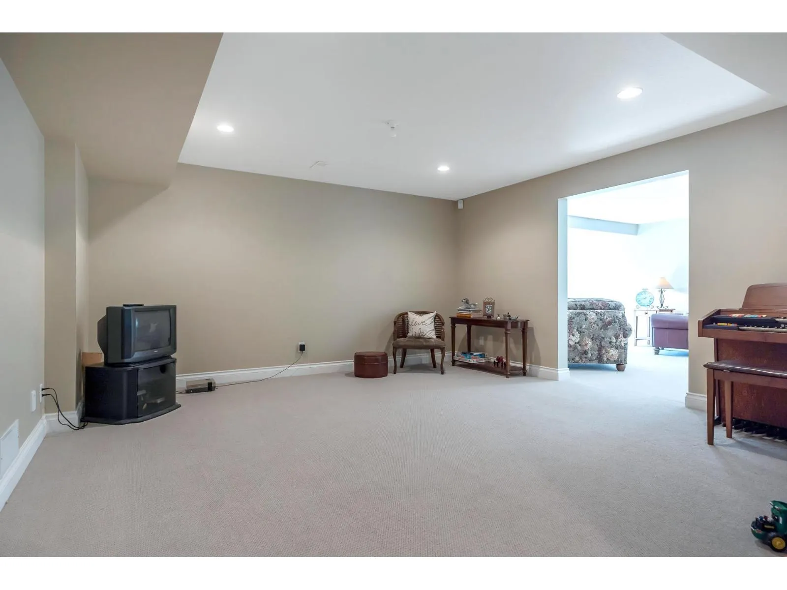 487 MCKENZIE ROAD