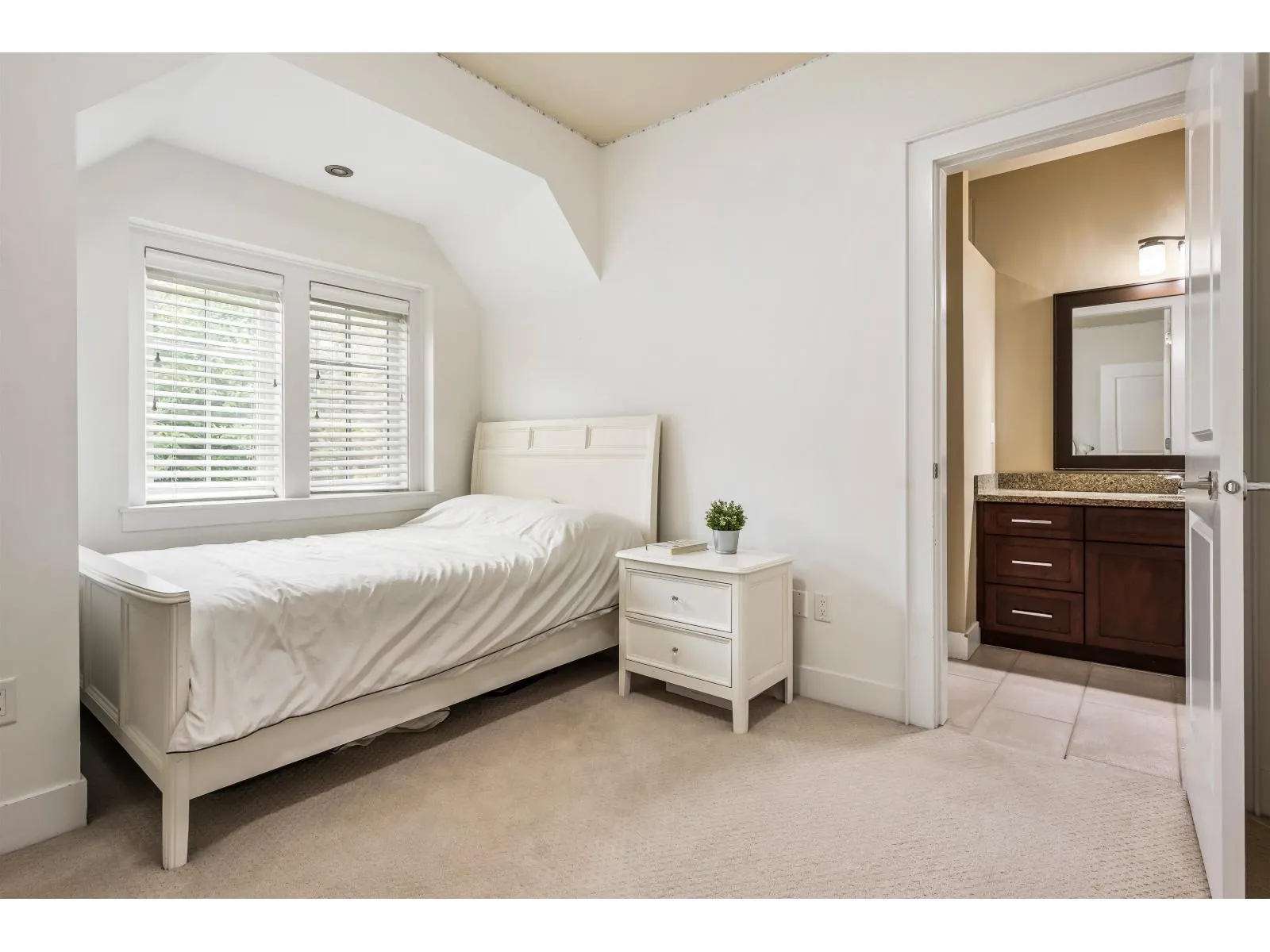 2617 EAGLE MOUNTAIN DRIVE