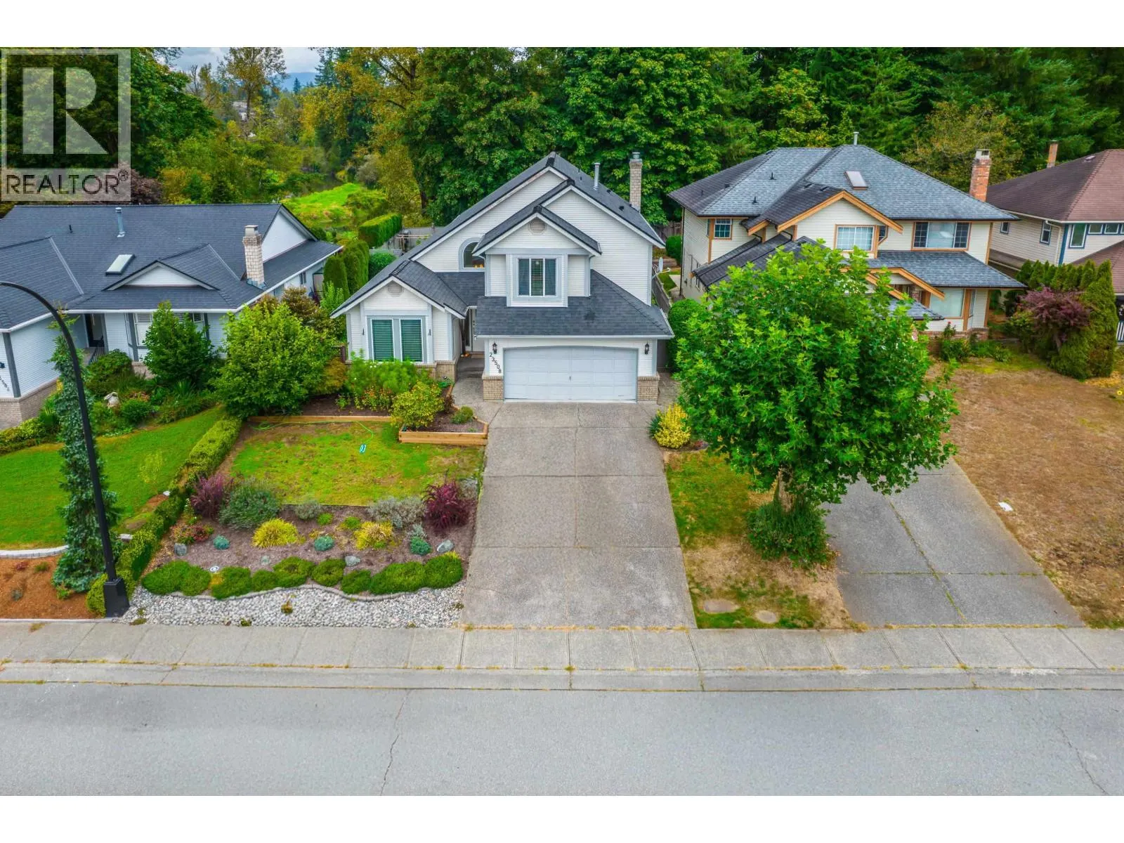 23508 TAMARACK LANE