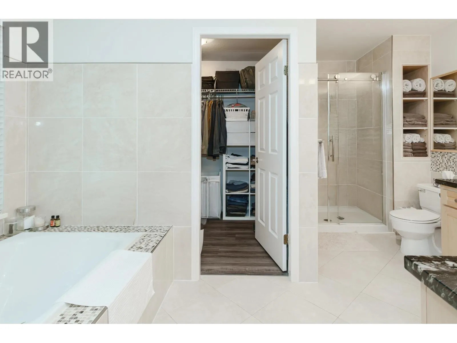 23508 TAMARACK LANE