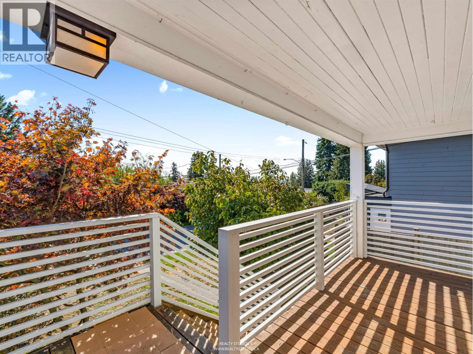 138 W KINGS ROAD