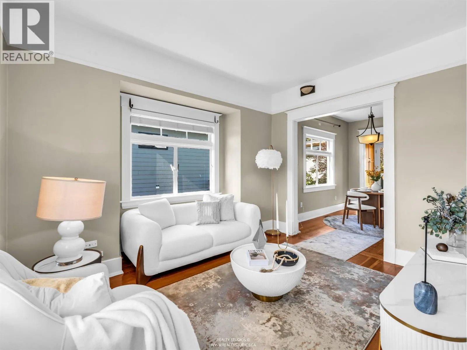 138 W KINGS ROAD