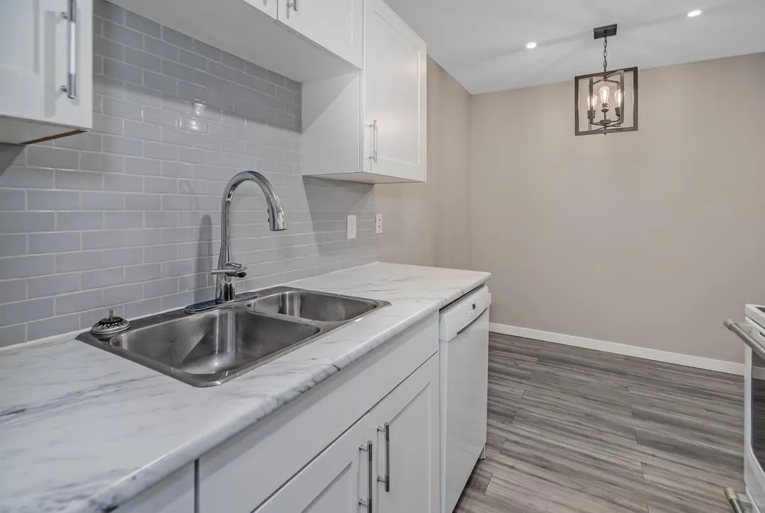 330 1735 AGASSIZ-ROSEDALE HIGHWAY NO 9 HIGHWAY|Agassiz