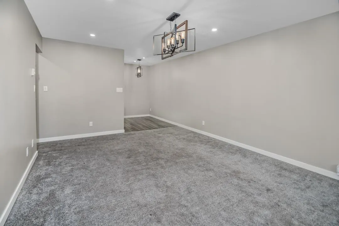 330 1735 AGASSIZ-ROSEDALE HIGHWAY NO 9 HIGHWAY|Agassiz
