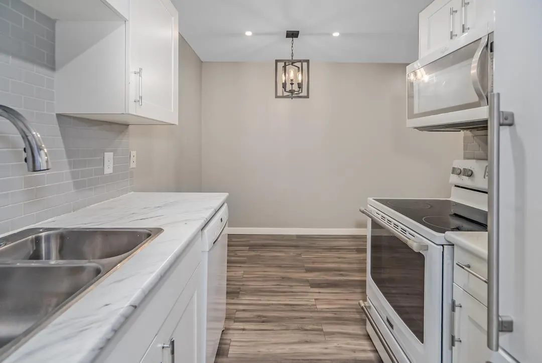 330 1735 AGASSIZ-ROSEDALE HIGHWAY NO 9 HIGHWAY|Agassiz