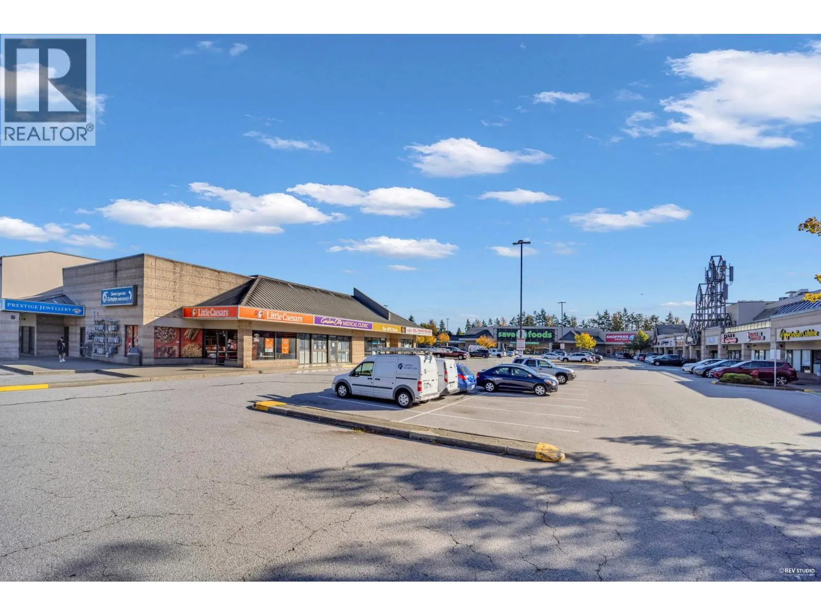 6 8151 GARDEN CITY ROAD