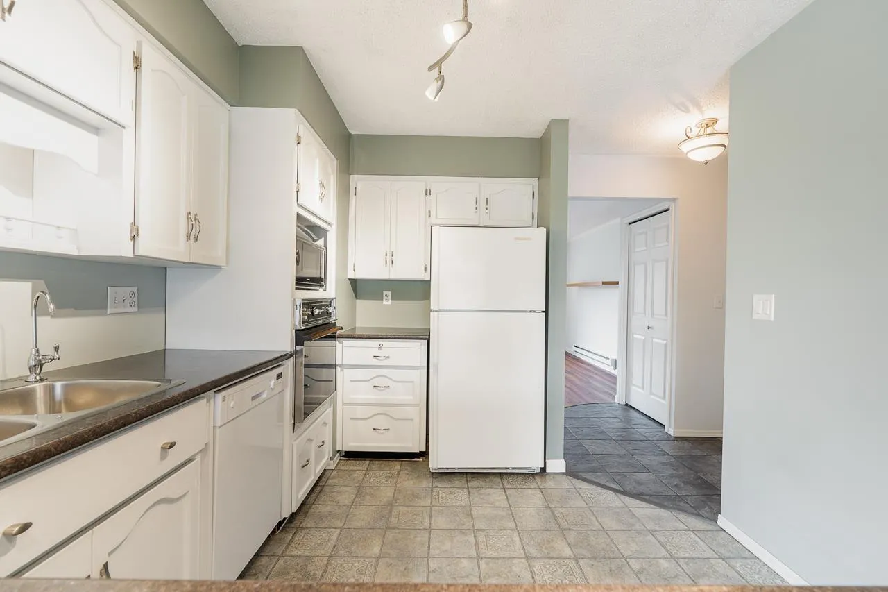 41 32959 GEORGE FERGUSON WAY