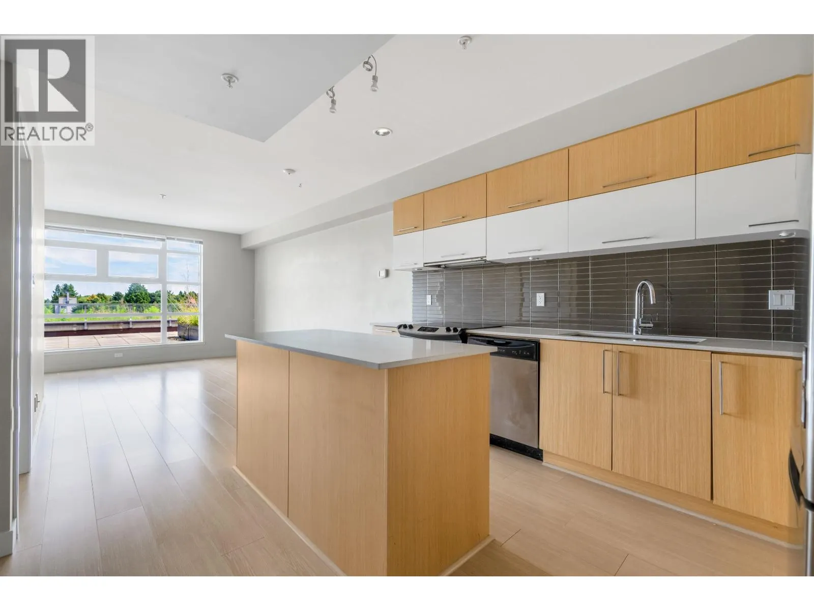 413 10020 DUNOON DRIVE