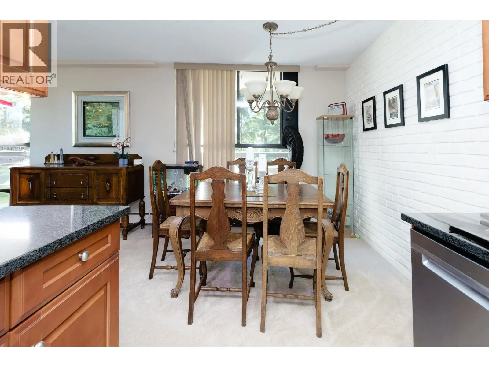 303 3737 BARTLETT COURT