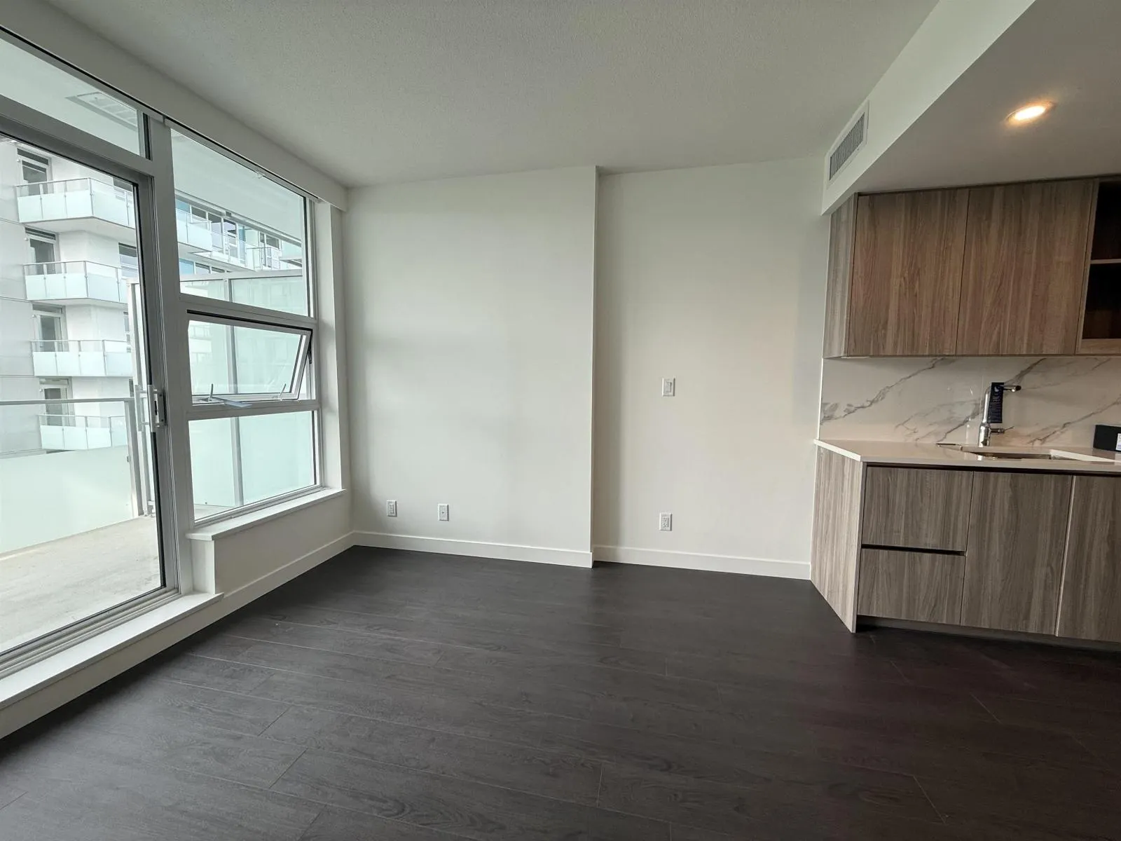 1610 13768 100TH AVENUE