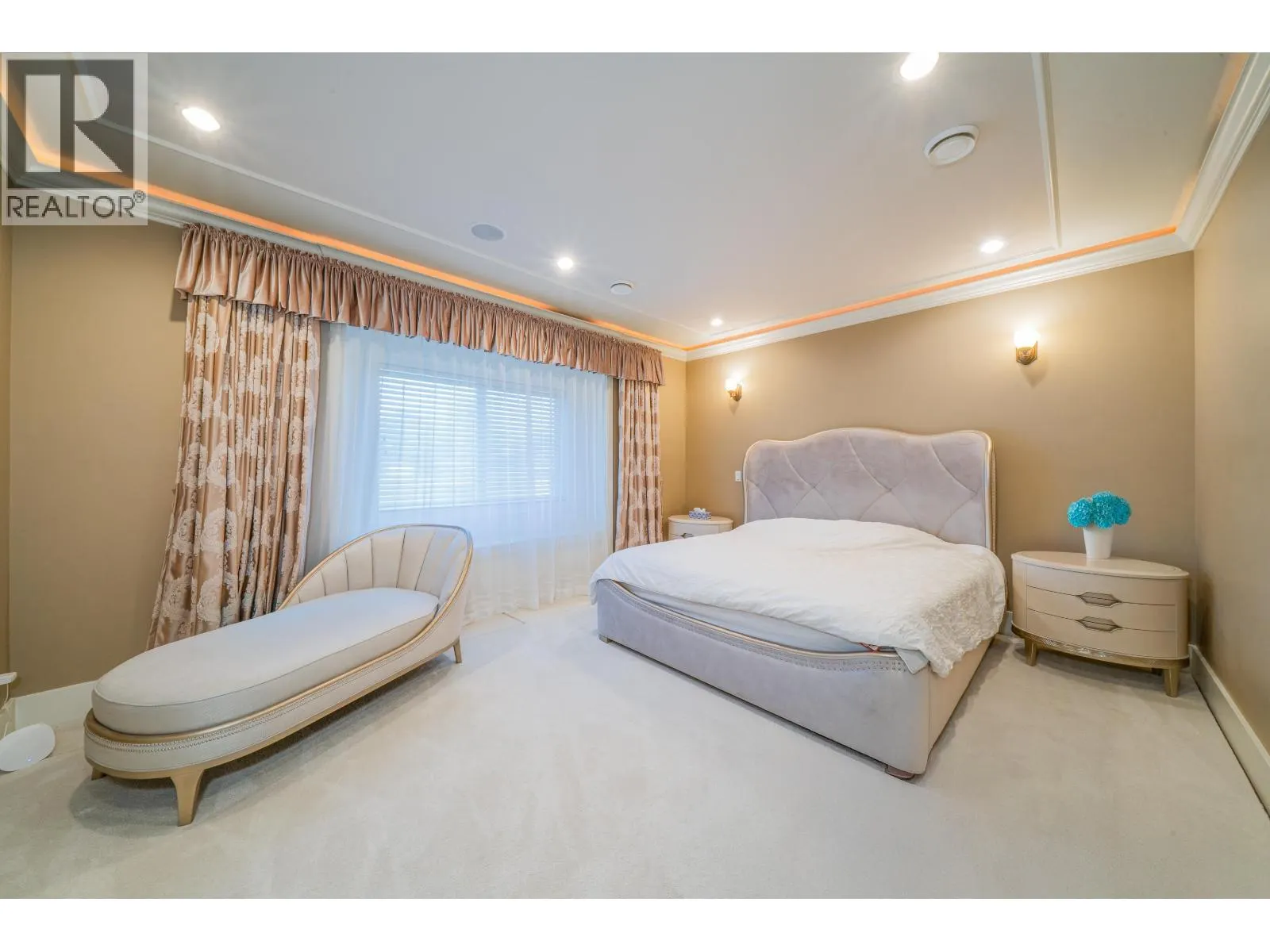 8100 FAIRLANE ROAD