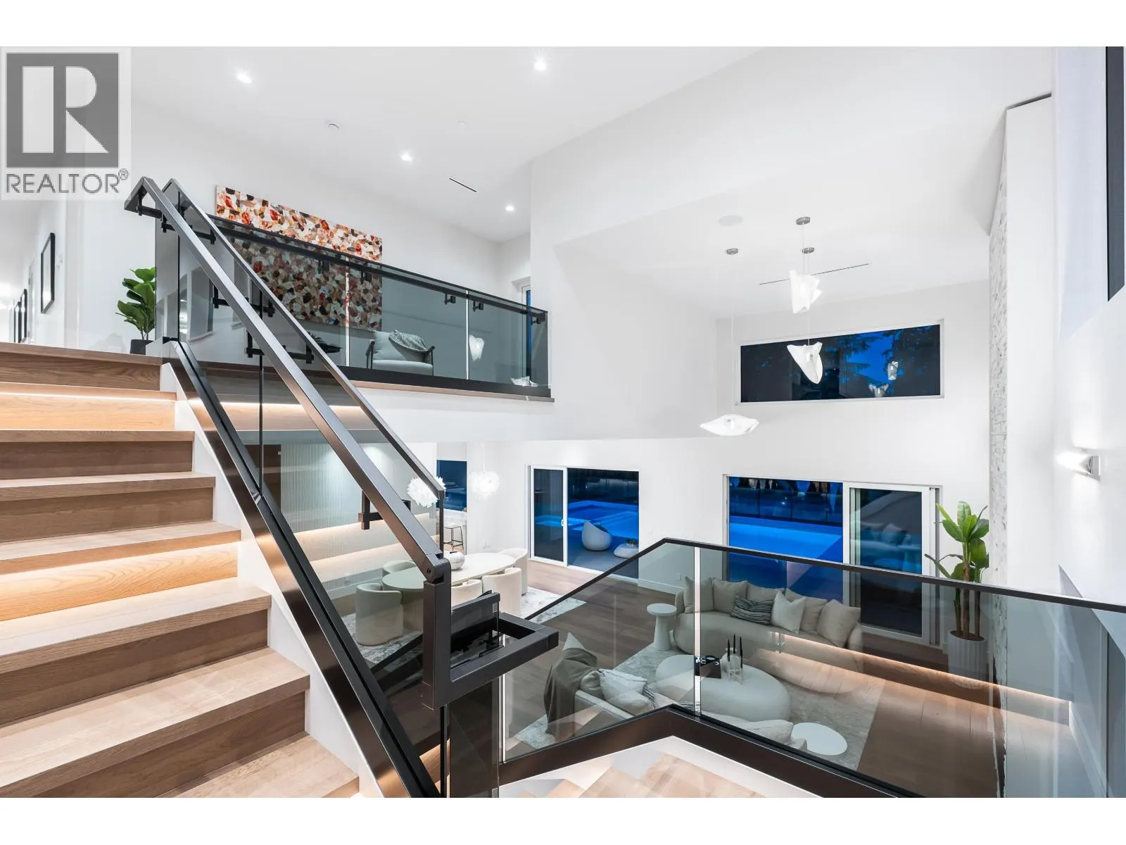 360 SOUTHBOROUGH DRIVE