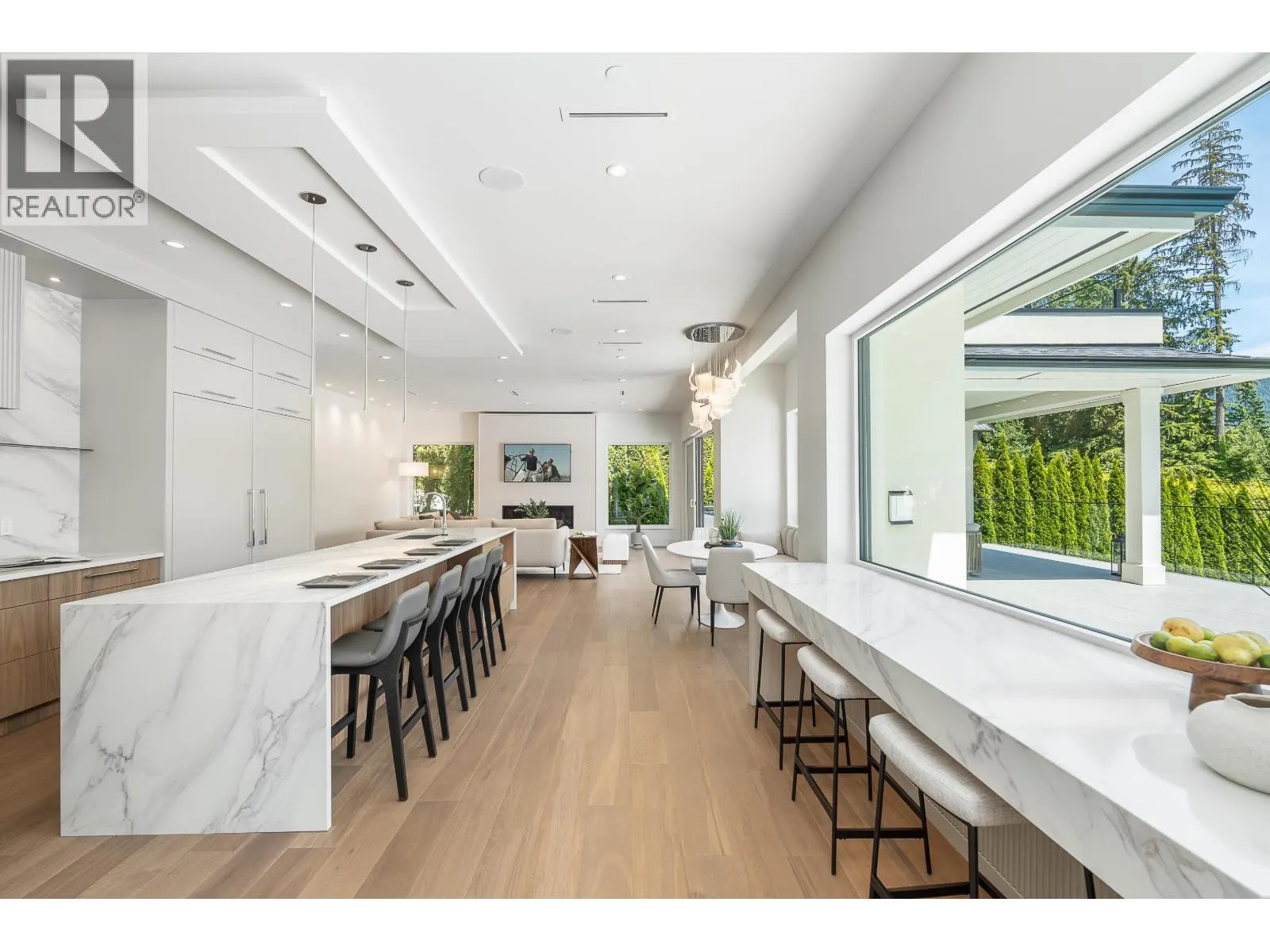 360 SOUTHBOROUGH DRIVE