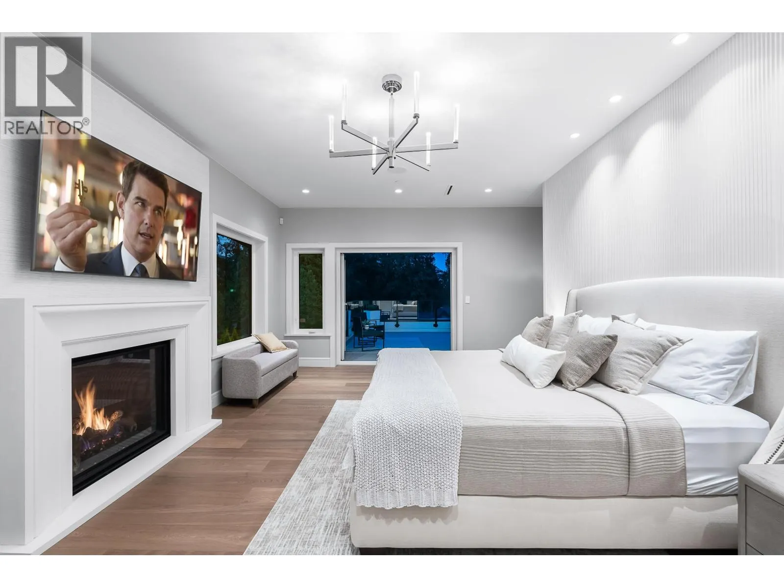 360 SOUTHBOROUGH DRIVE