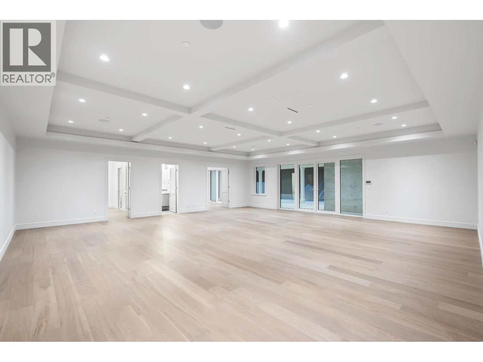 360 SOUTHBOROUGH DRIVE