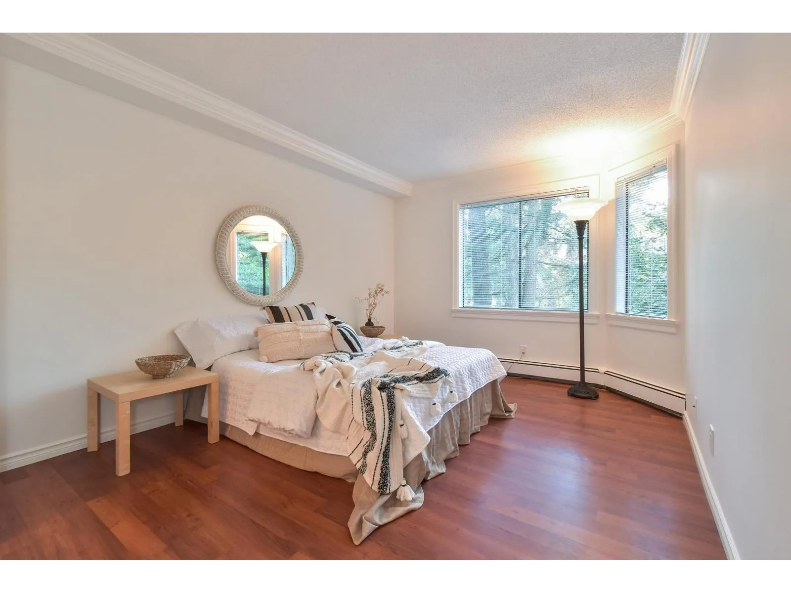 113 1740 SOUTHMERE CRESCENT