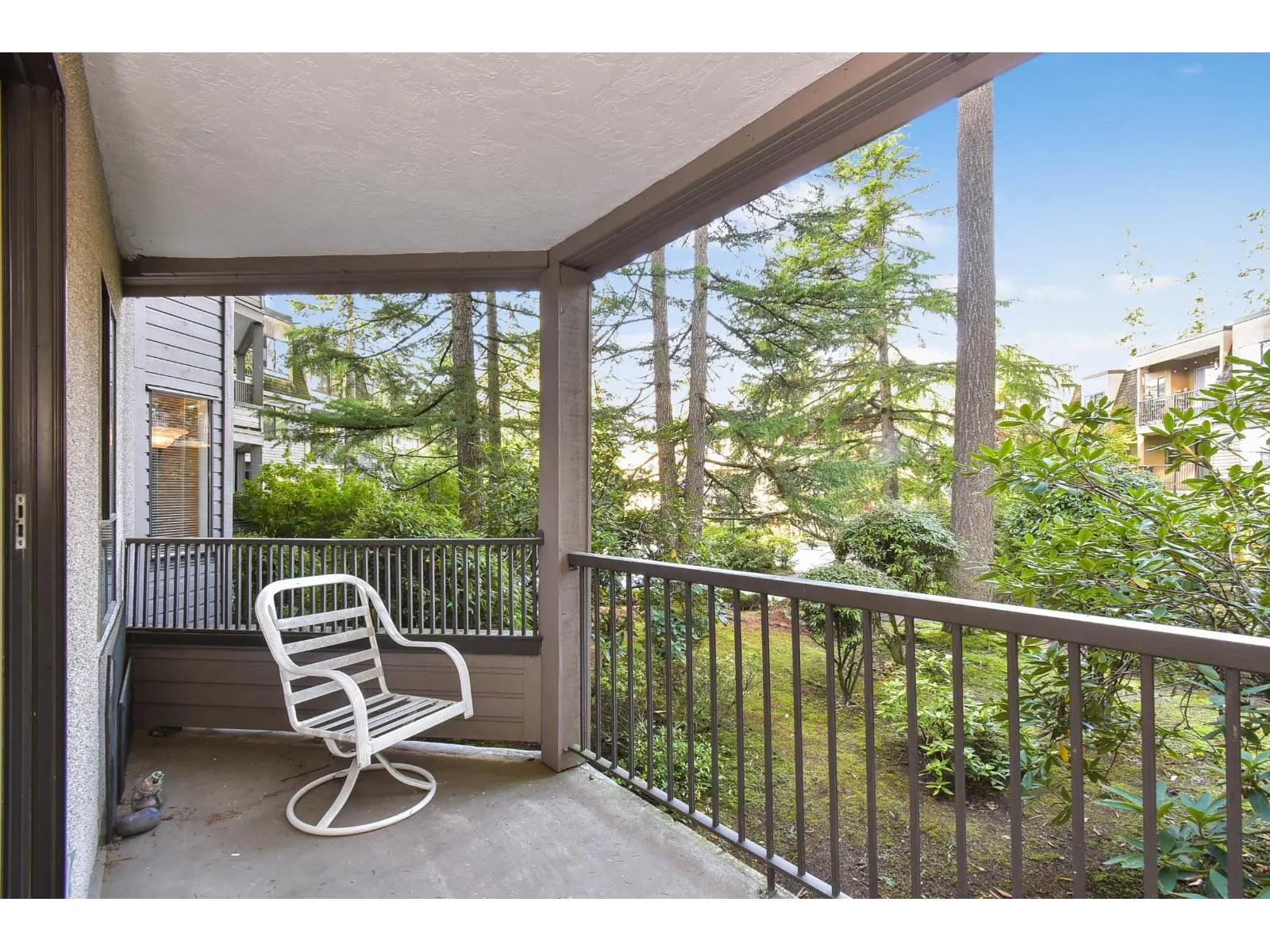 113 1740 SOUTHMERE CRESCENT