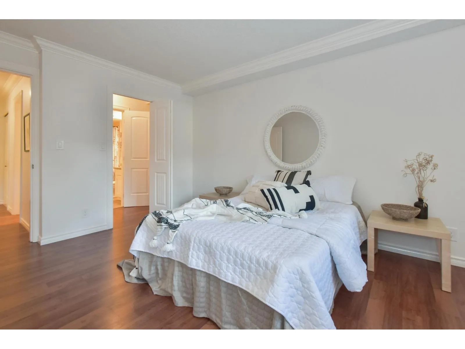 113 1740 SOUTHMERE CRESCENT