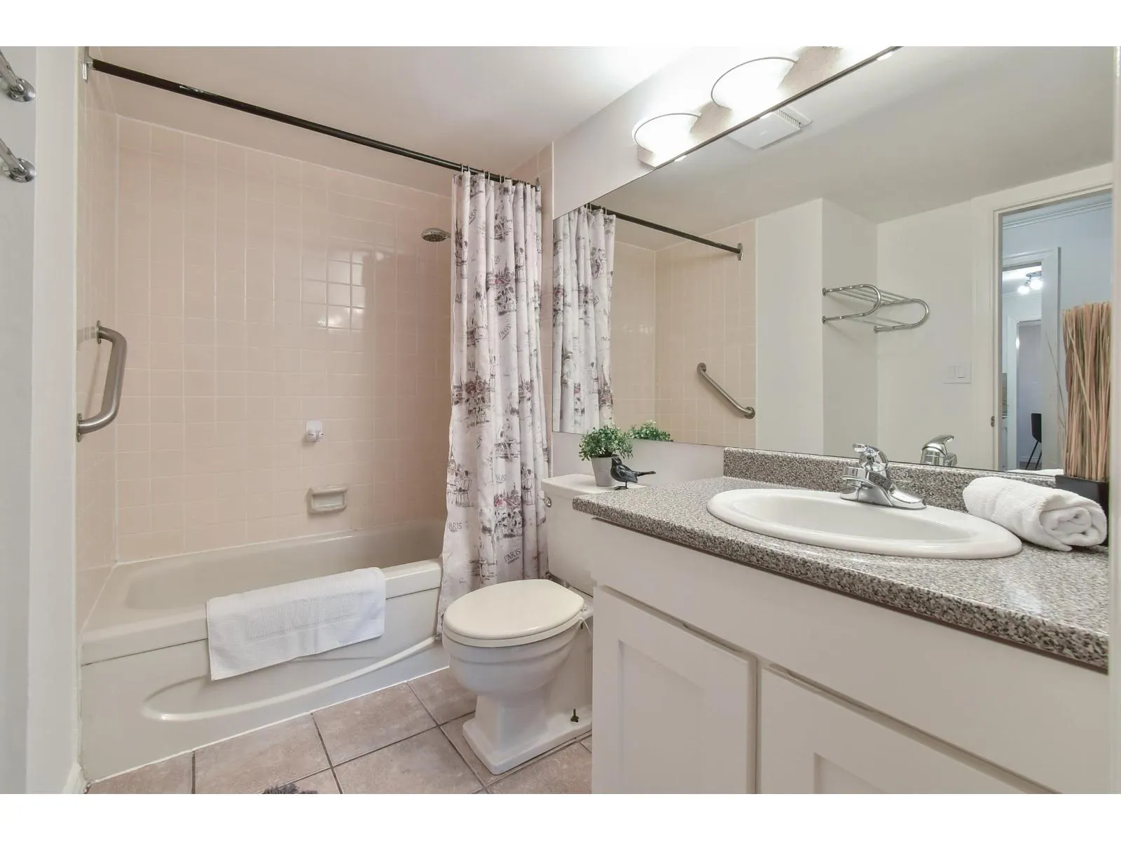 113 1740 SOUTHMERE CRESCENT