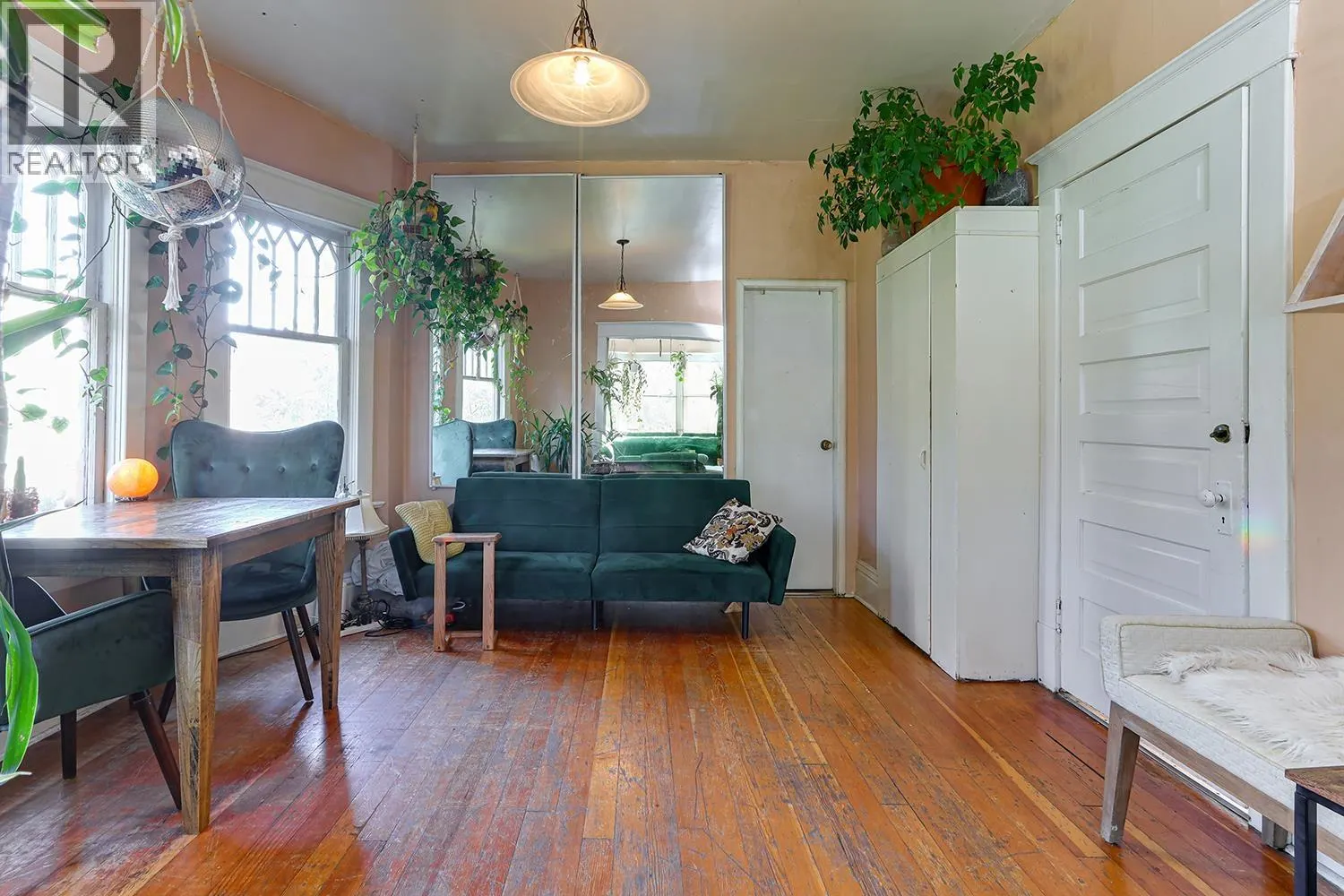 333 E13TH AVENUE