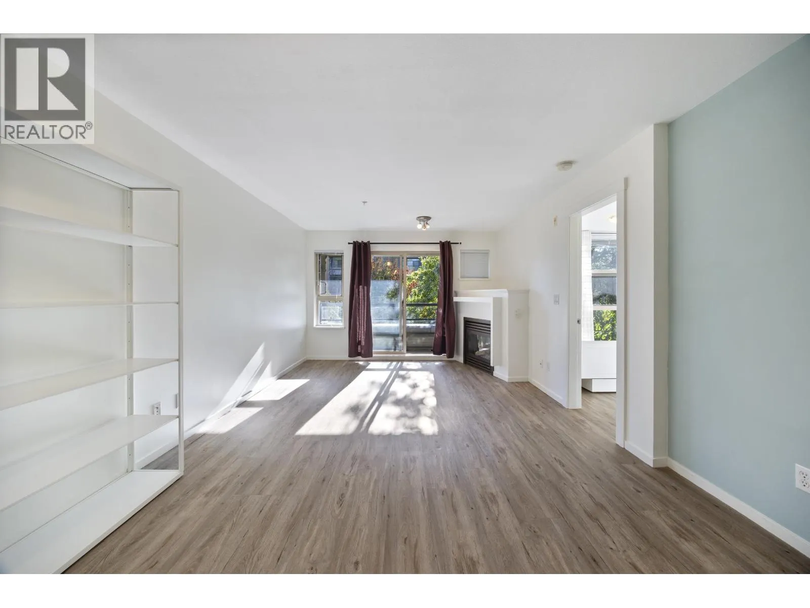 310 9339 UNIVERSITY CRESCENT