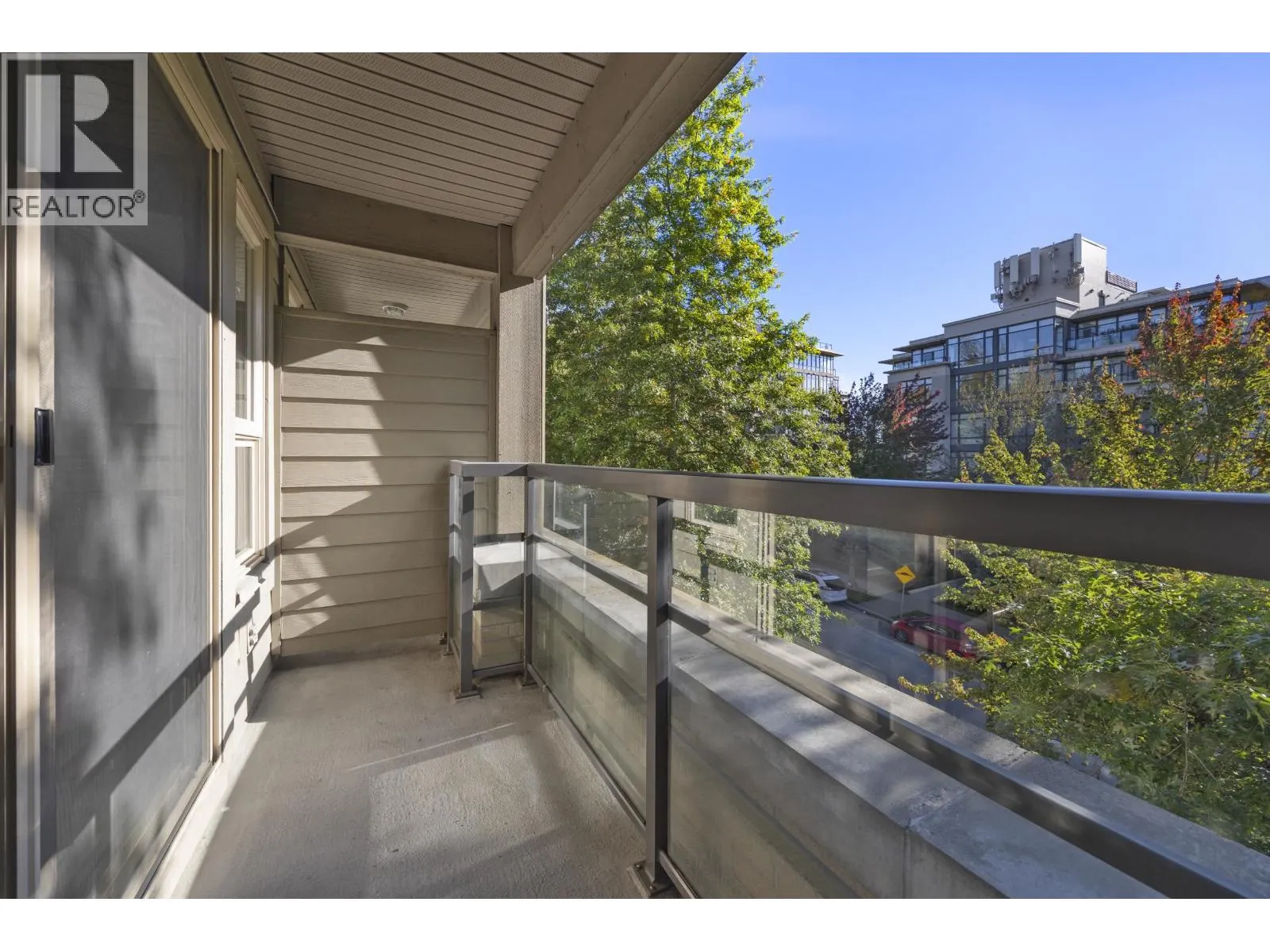 310 9339 UNIVERSITY CRESCENT