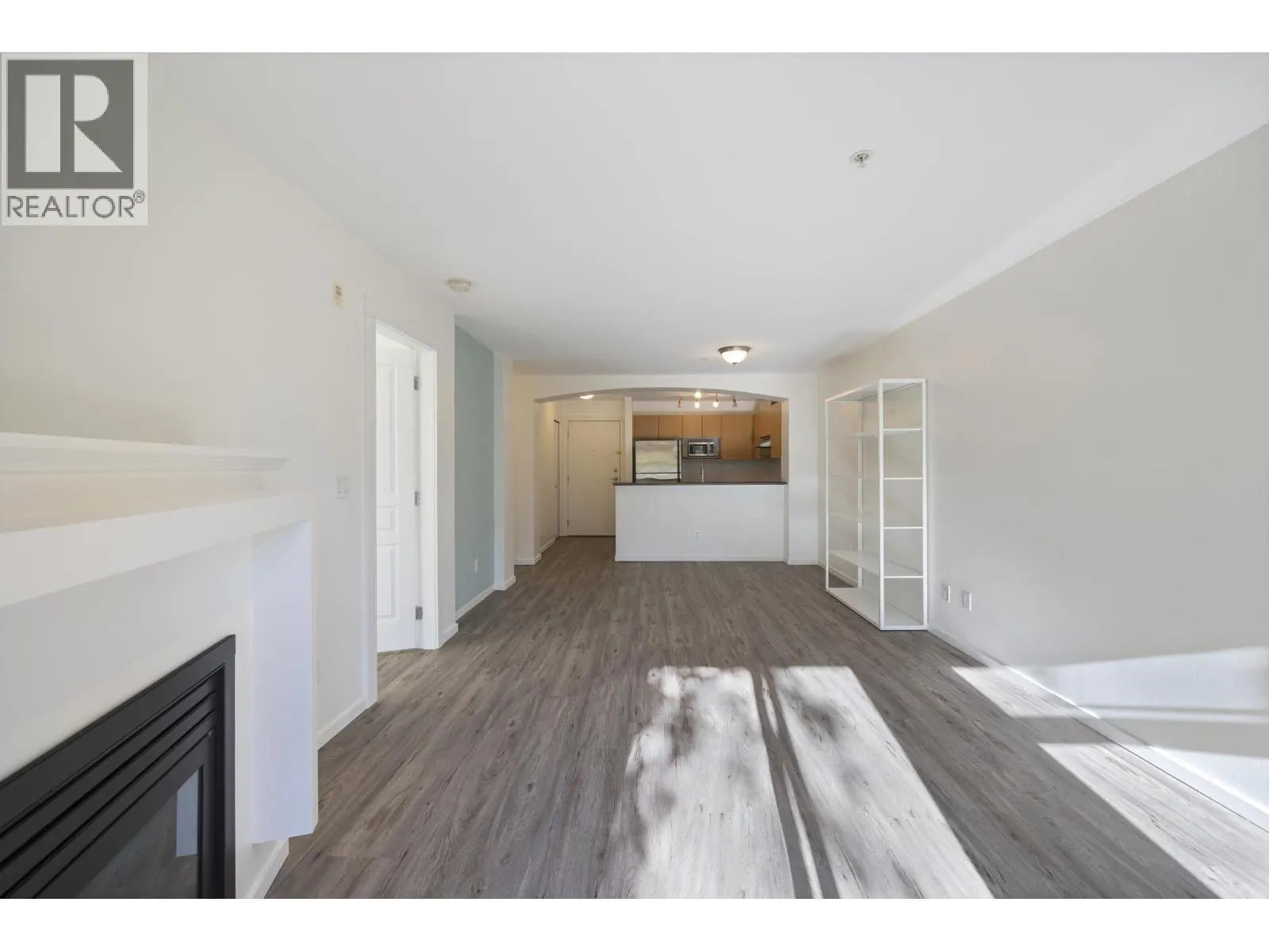 310 9339 UNIVERSITY CRESCENT