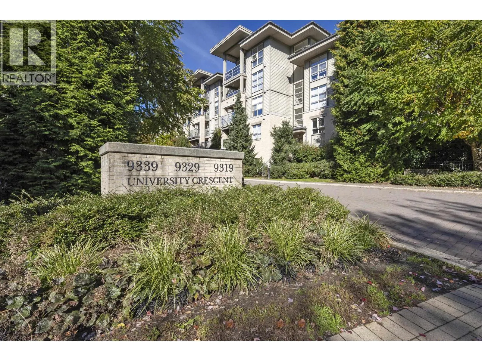 310 9339 UNIVERSITY CRESCENT