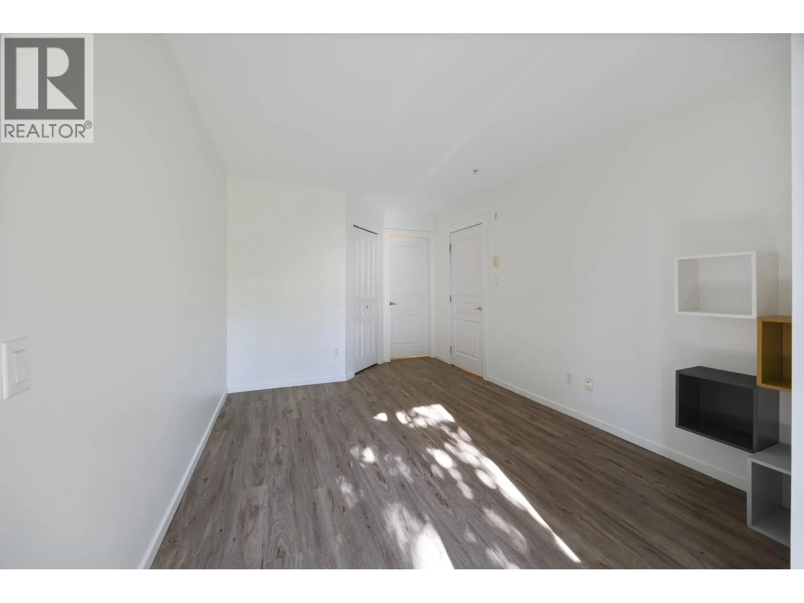 310 9339 UNIVERSITY CRESCENT