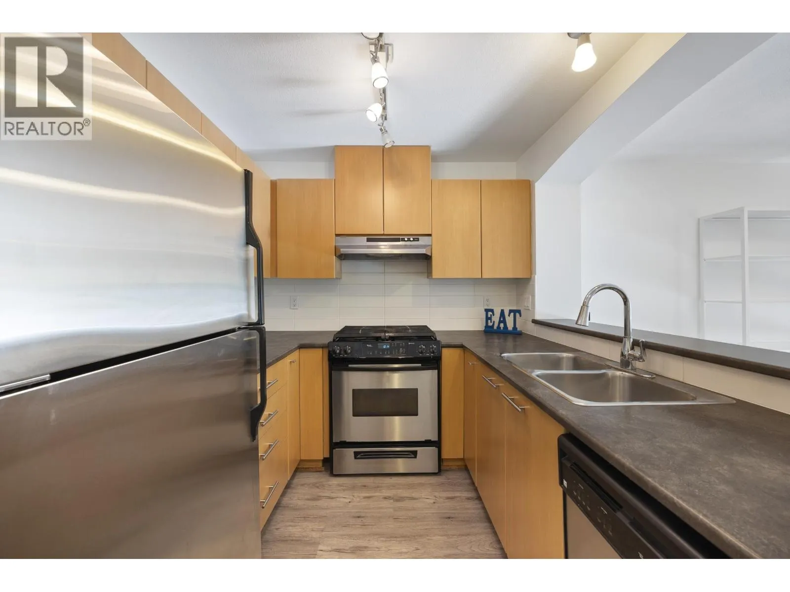 310 9339 UNIVERSITY CRESCENT