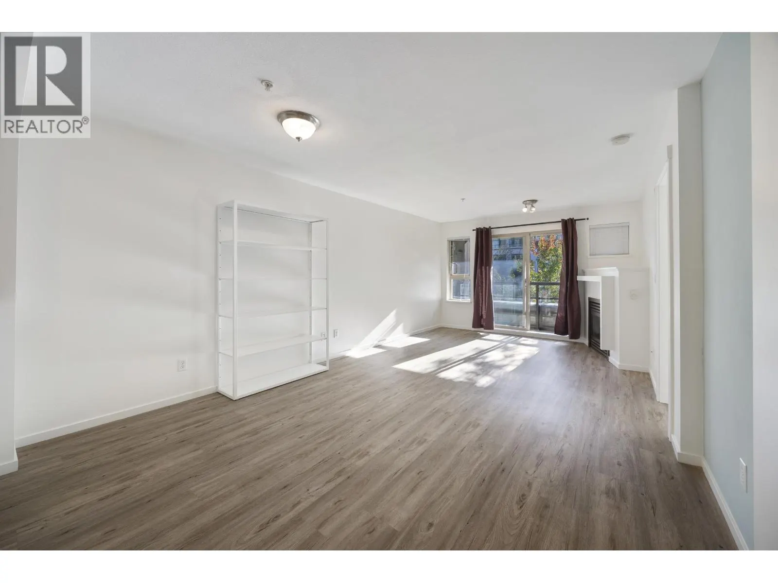 310 9339 UNIVERSITY CRESCENT
