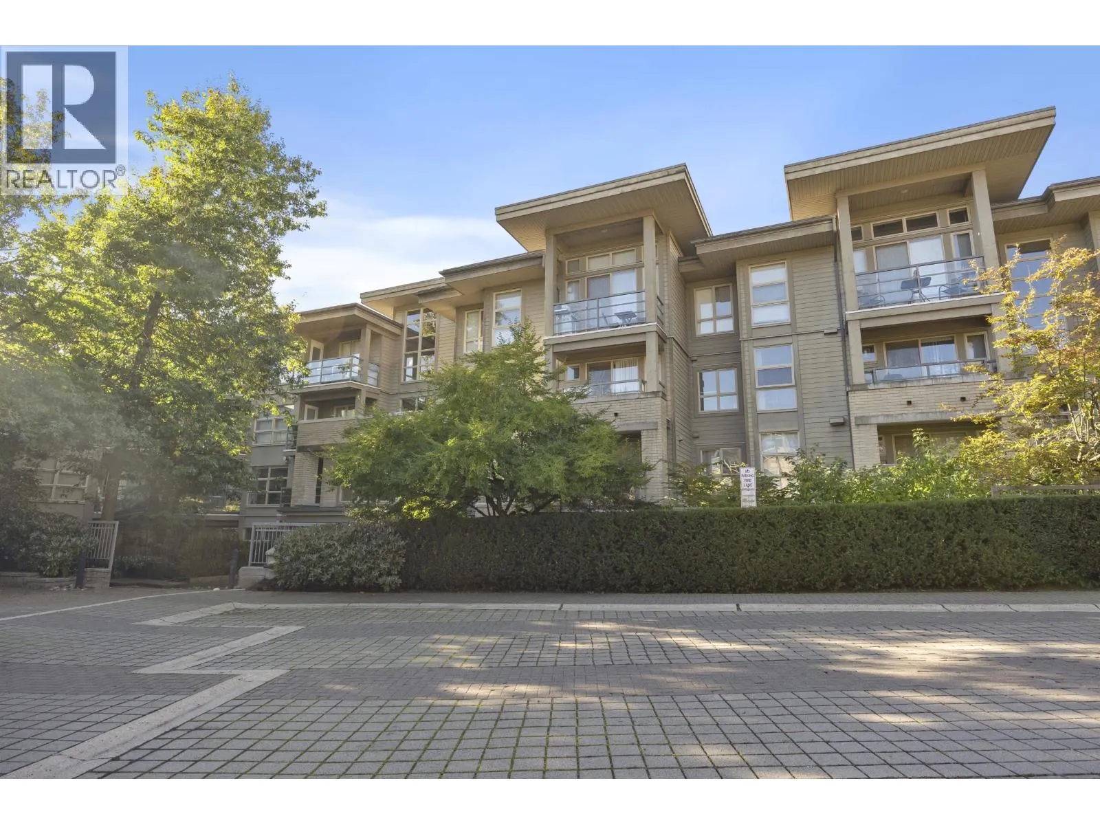310 9339 UNIVERSITY CRESCENT