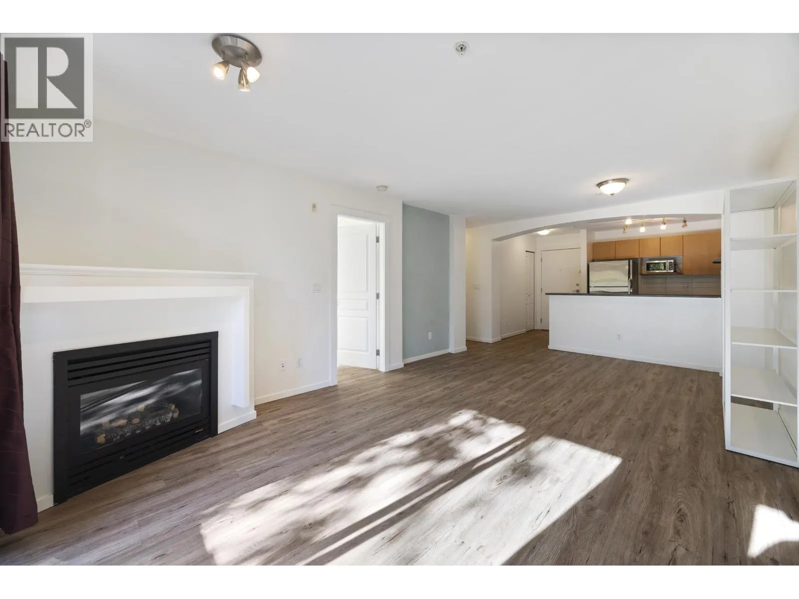 310 9339 UNIVERSITY CRESCENT