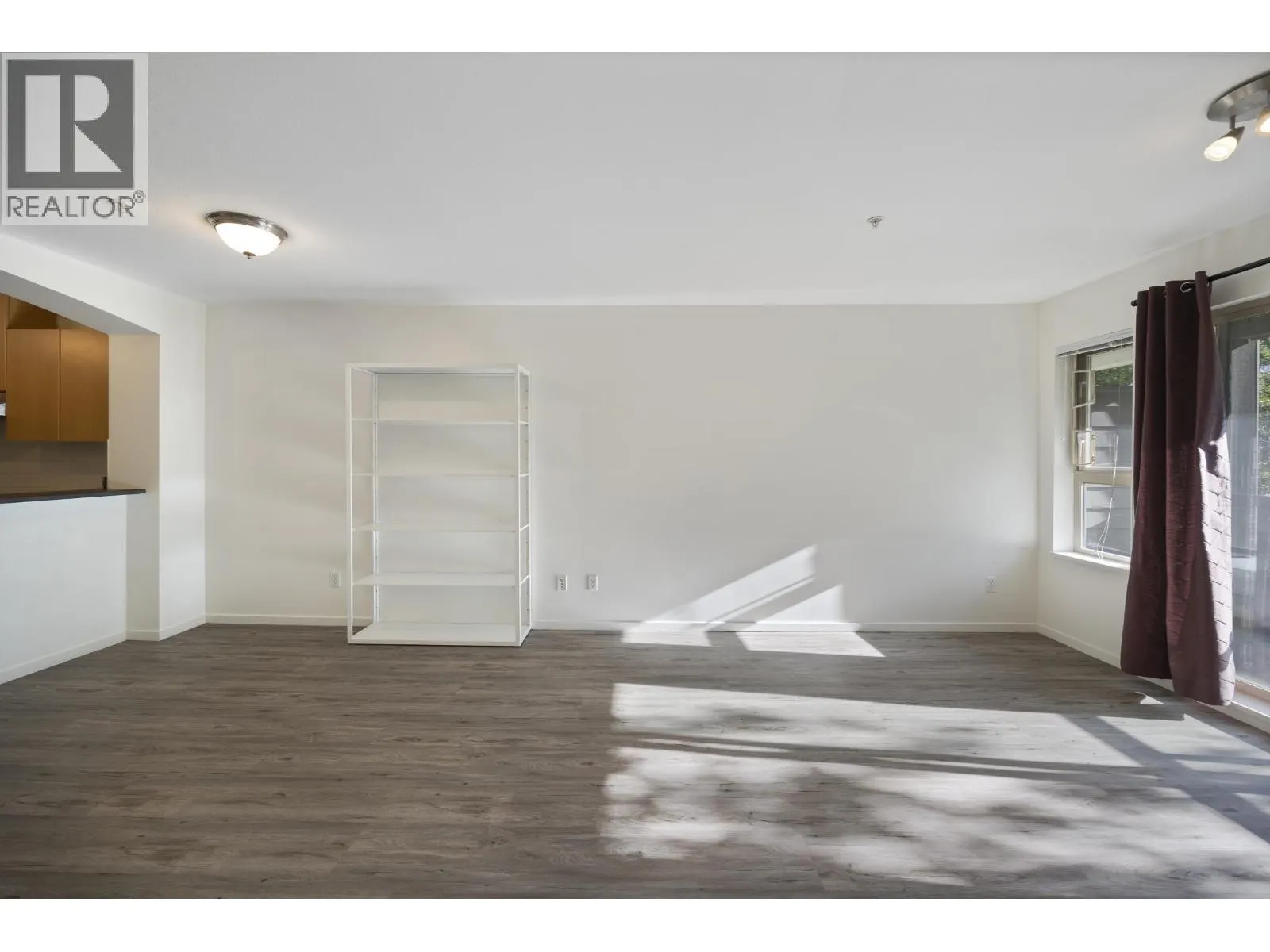 310 9339 UNIVERSITY CRESCENT