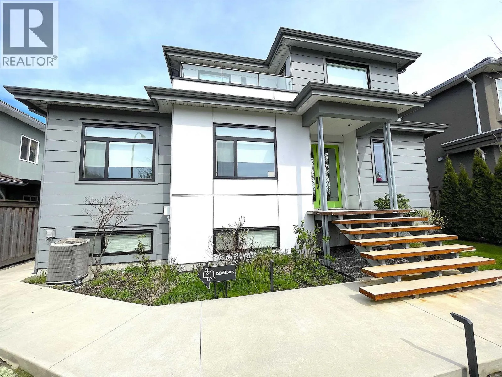 1633 SE MARINE DRIVE