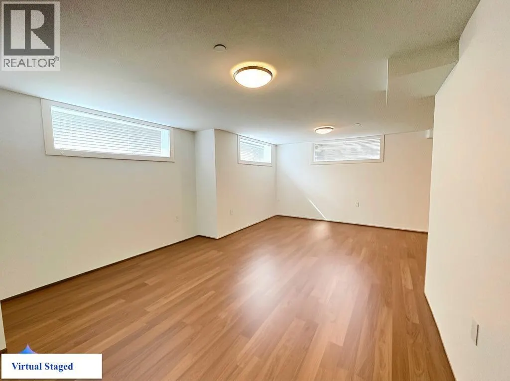 1633 SE MARINE DRIVE