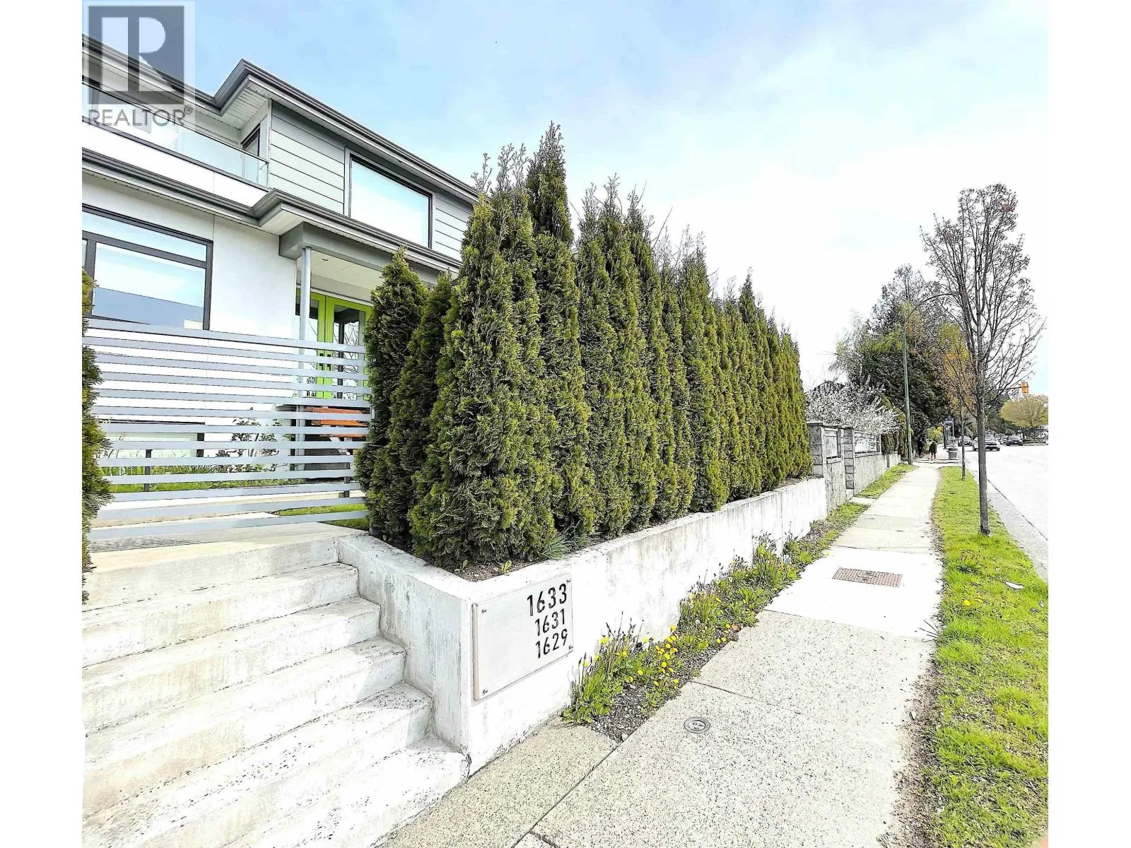 1633 SE MARINE DRIVE